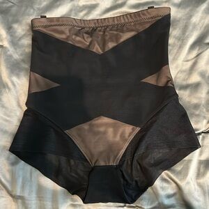 Honeylove SuperPower brief- Runway